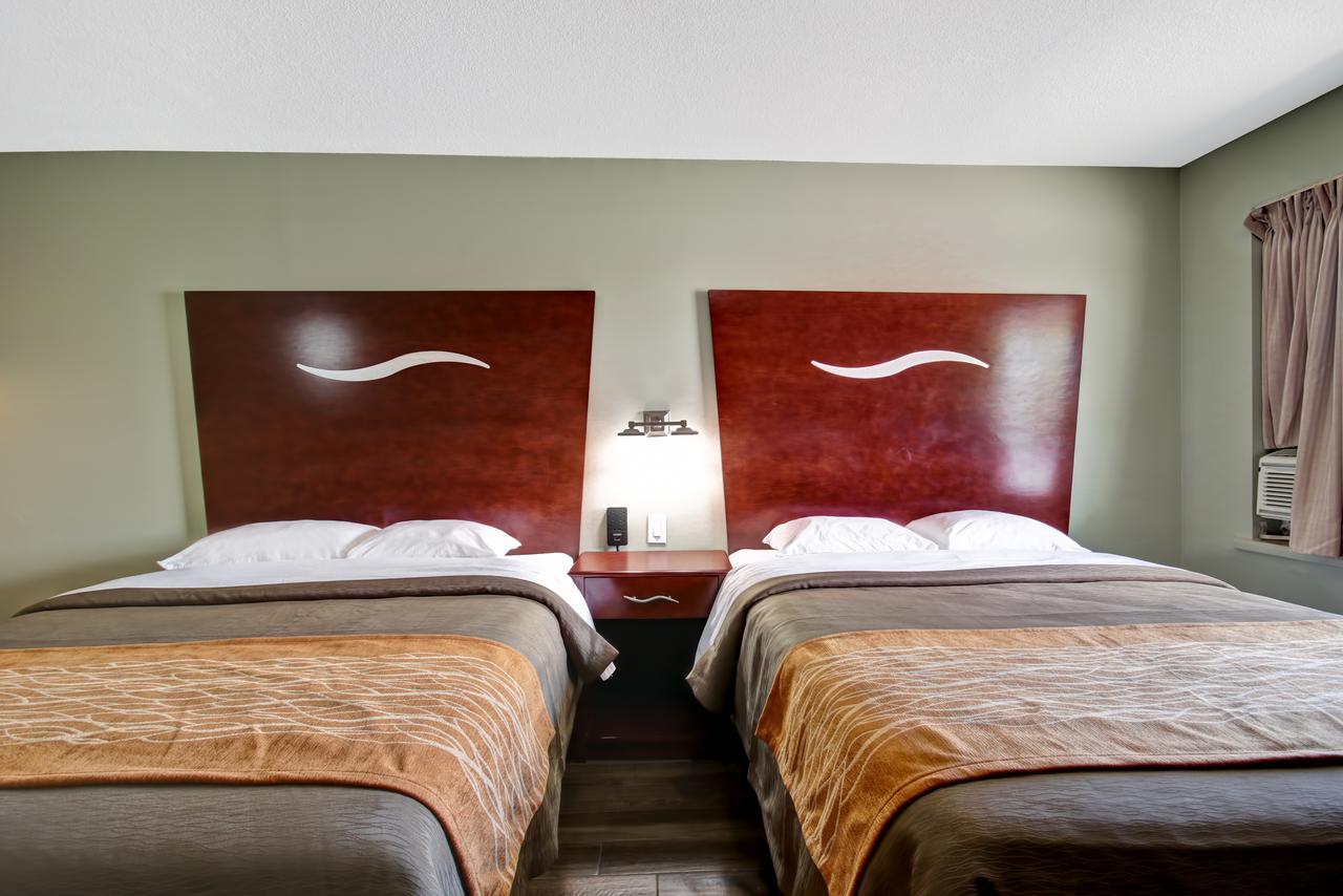 Burlington Inn Bagian luar foto
