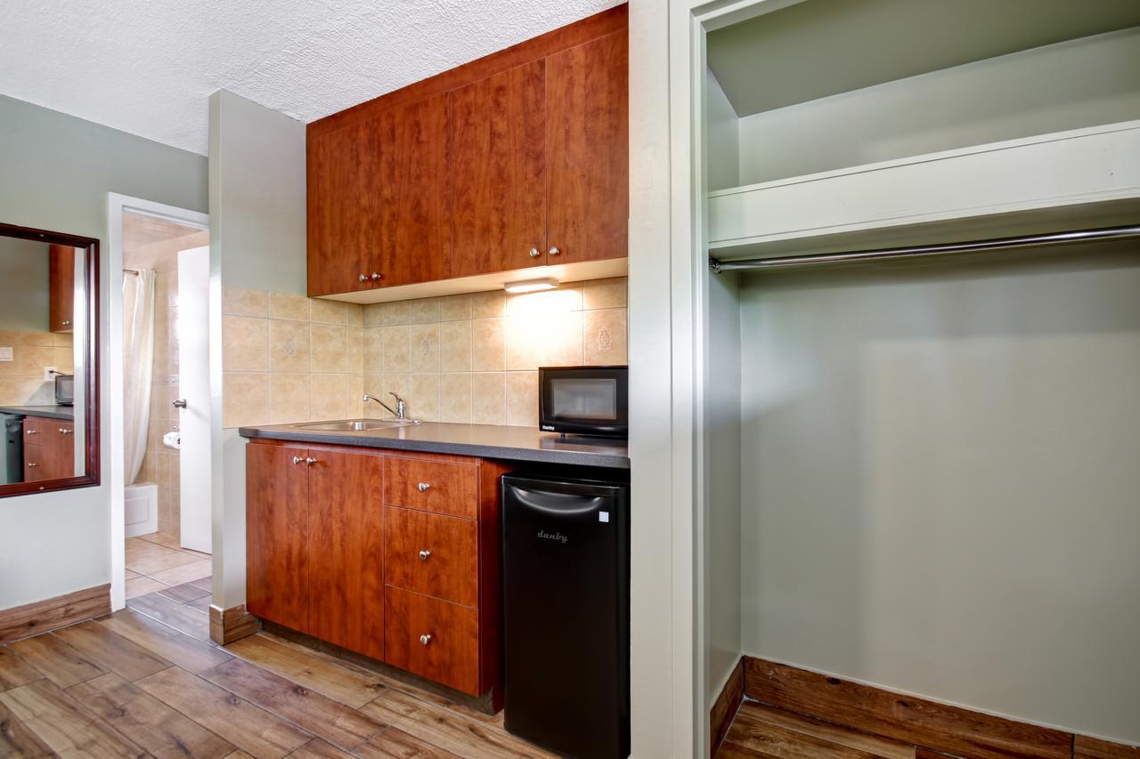 Burlington Inn Bagian luar foto